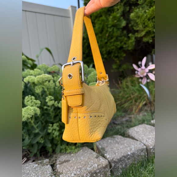 🚨‼️🚨SOLD ‼️🚨‼️Vintage Coach Baguette Bag Pastel Yellow - Picture 14 of 15